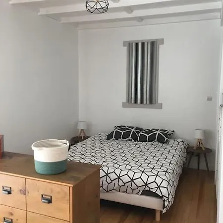 Independant Dans Maison Basque Appartamento Bassussarry